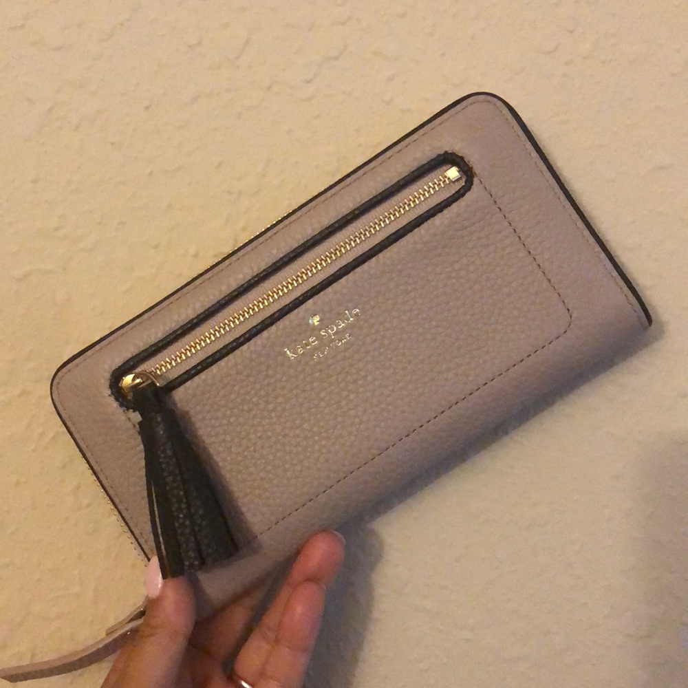 Kate Spade Zip Up Waller in Almond